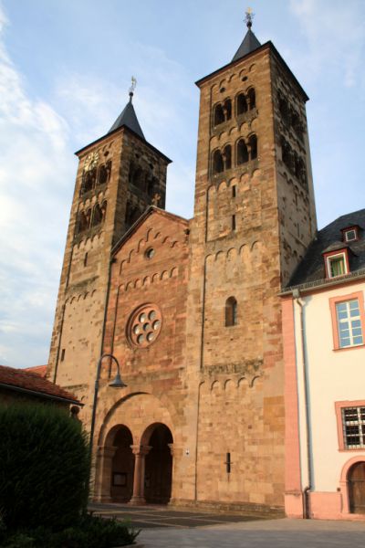 Basilika Maria St. Petrus und Paulus, Niddatal