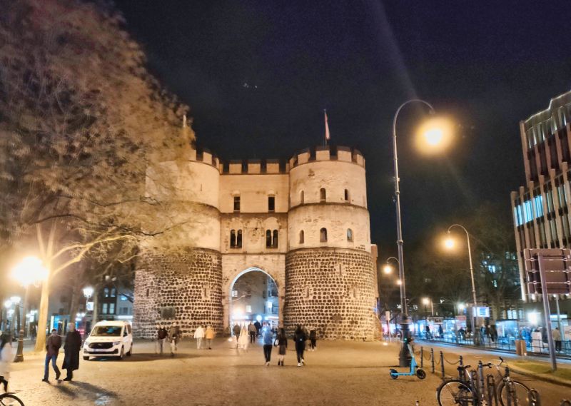 Hahnentorburg, Köln